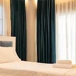 Rafail Hotel *