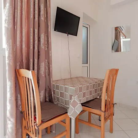 Rafail Ξενοδοχείο Εξαμίλιο