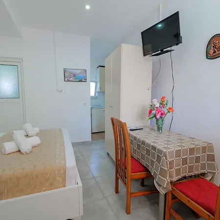 Ξενοδοχείο Rafail Εξαμίλιο